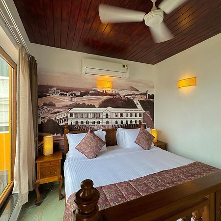 La Plage Seaview Suites Pondicherry Exterior foto