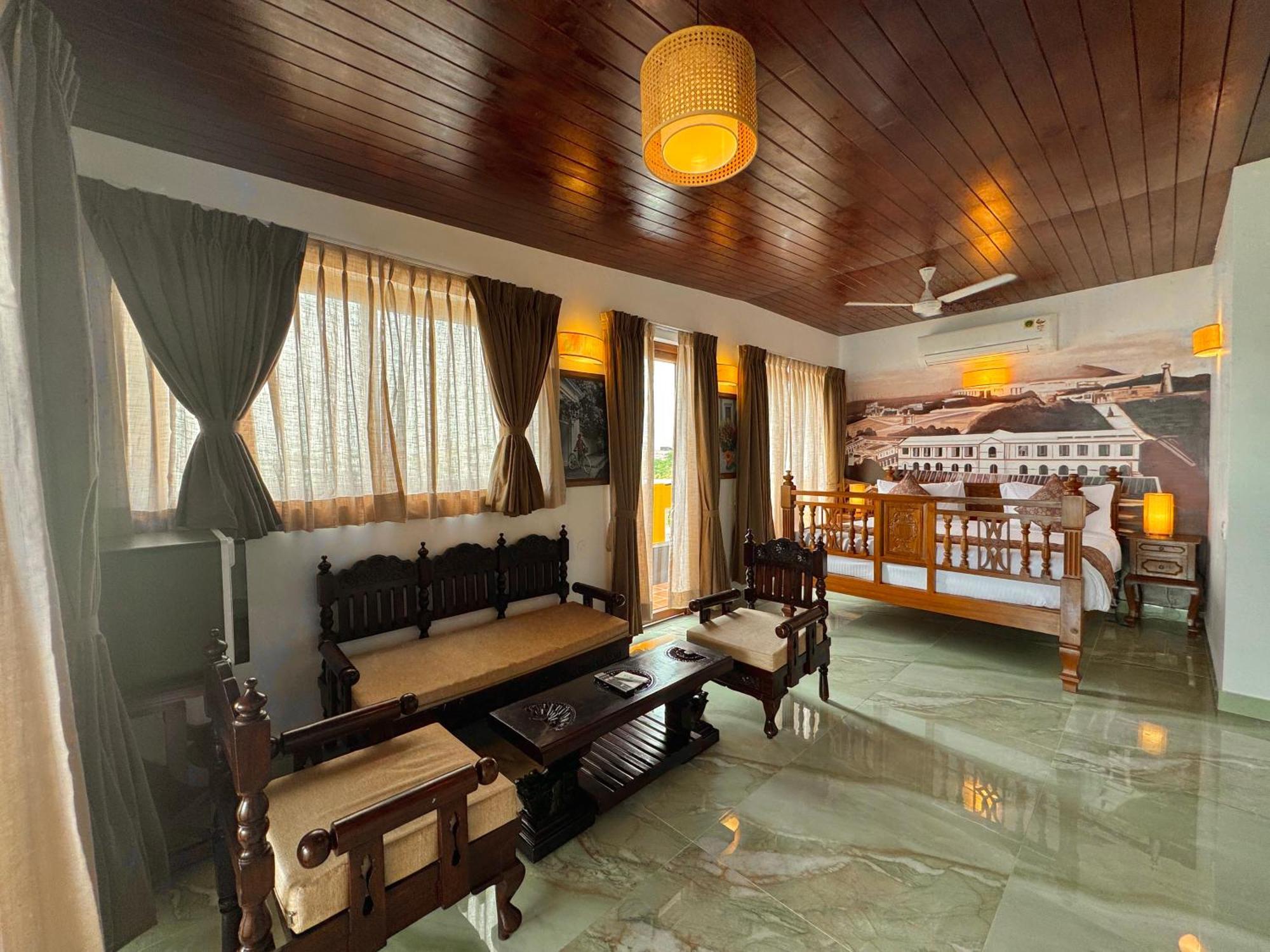 La Plage Seaview Suites Pondicherry Exterior foto