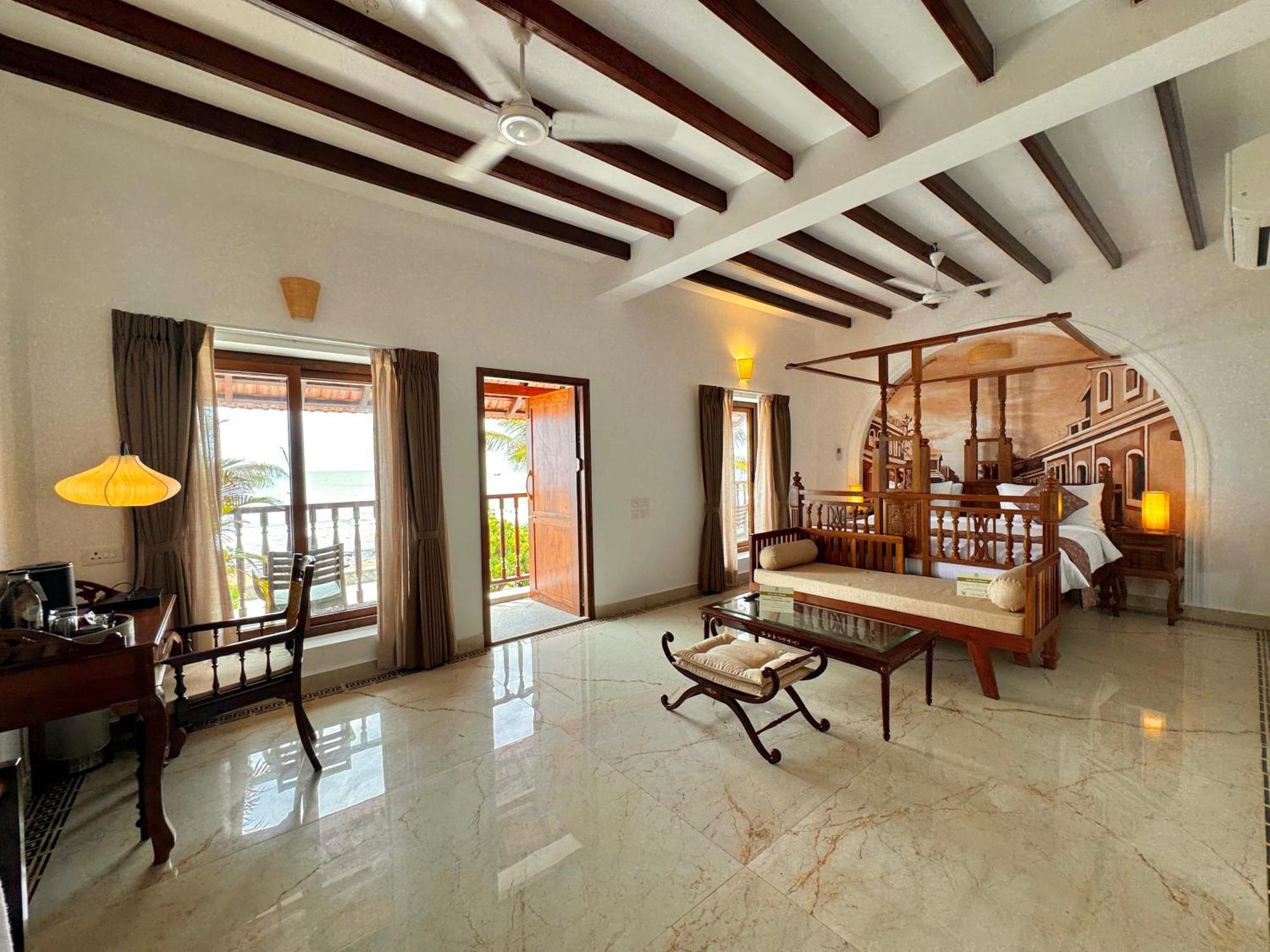 La Plage Seaview Suites Pondicherry Exterior foto