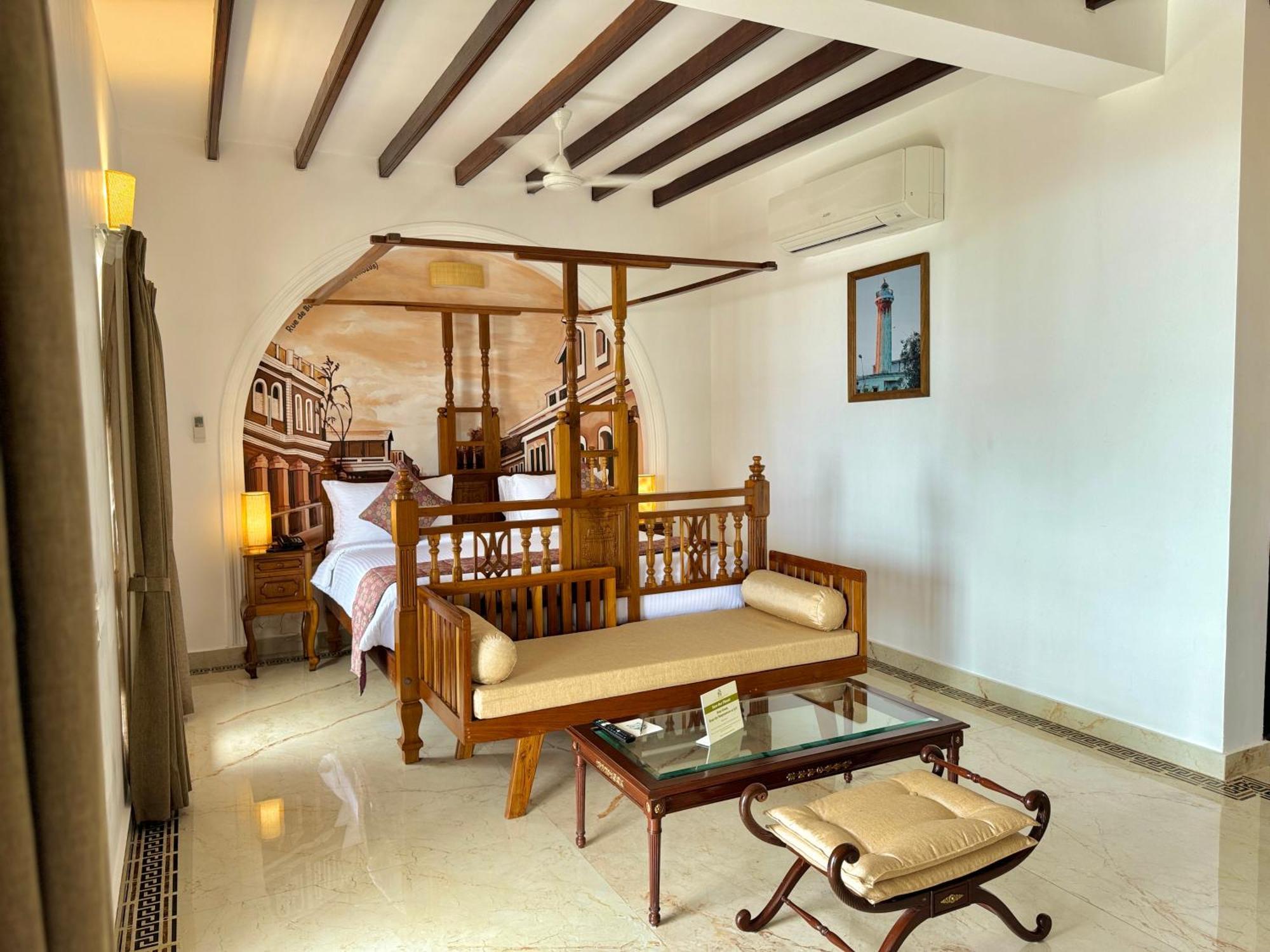 La Plage Seaview Suites Pondicherry Exterior foto