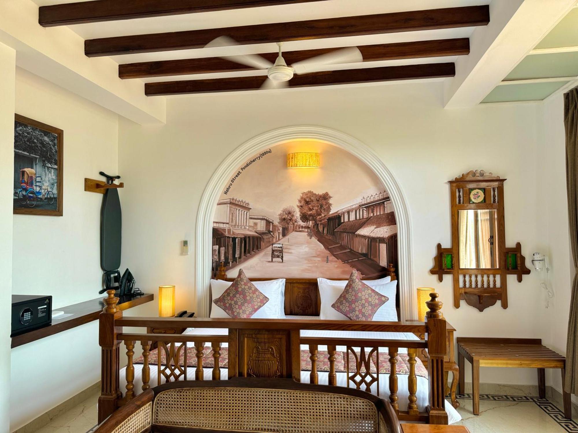 La Plage Seaview Suites Pondicherry Exterior foto