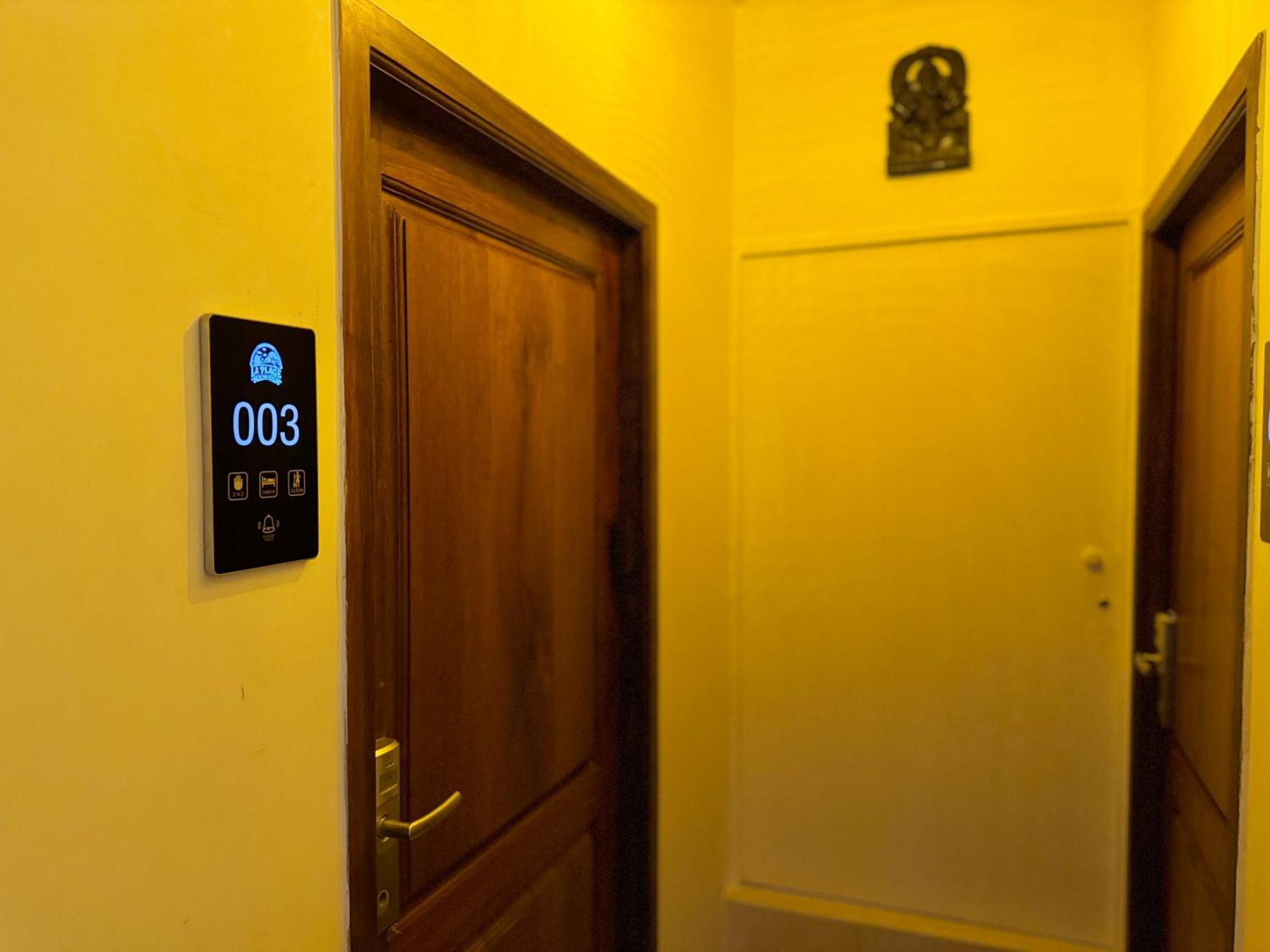 La Plage Seaview Suites Pondicherry Exterior foto