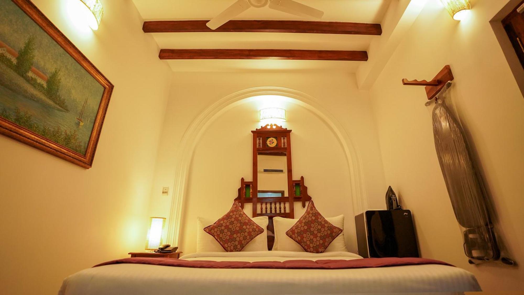 La Plage Seaview Suites Pondicherry Exterior foto