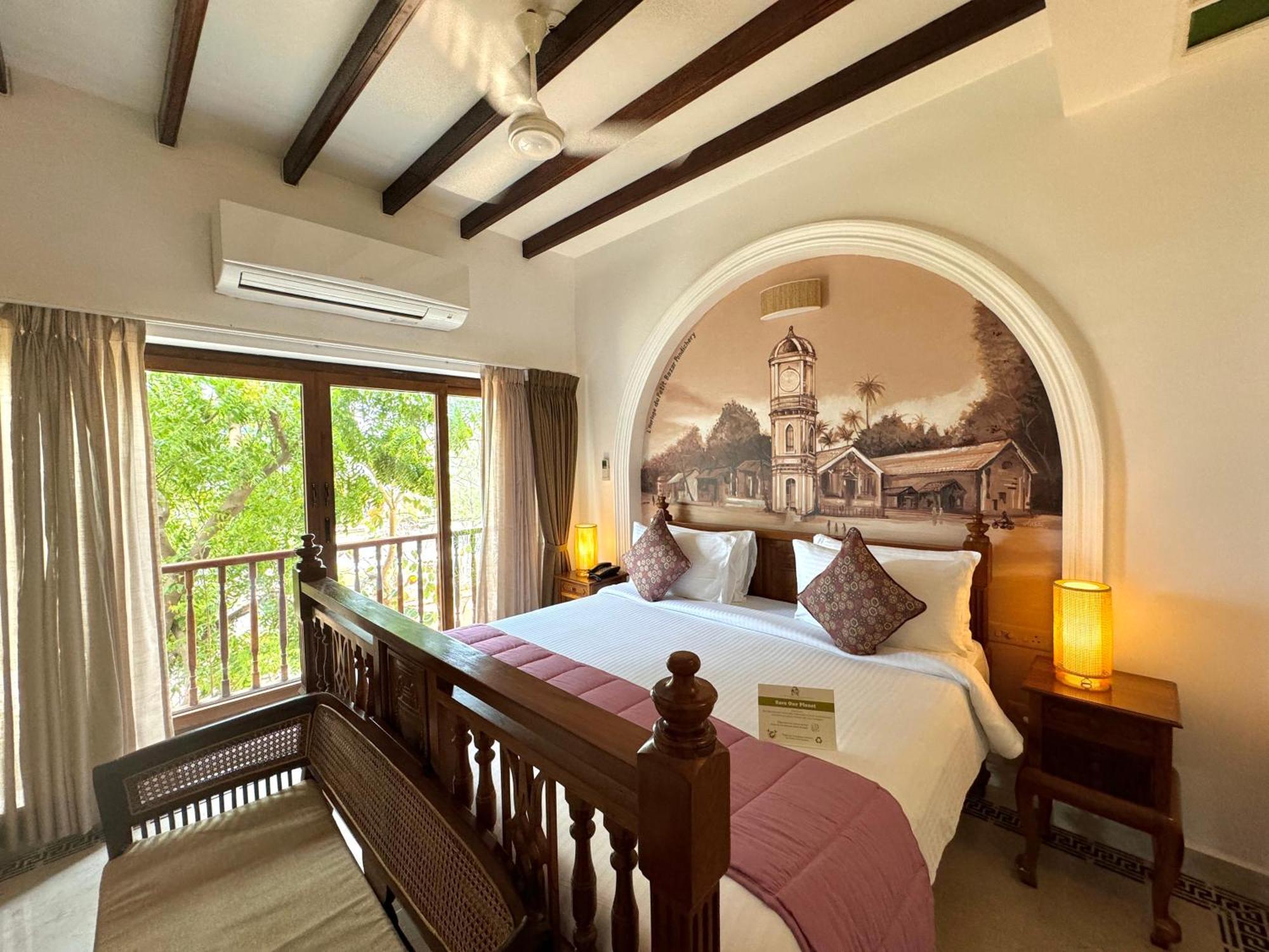 La Plage Seaview Suites Pondicherry Exterior foto