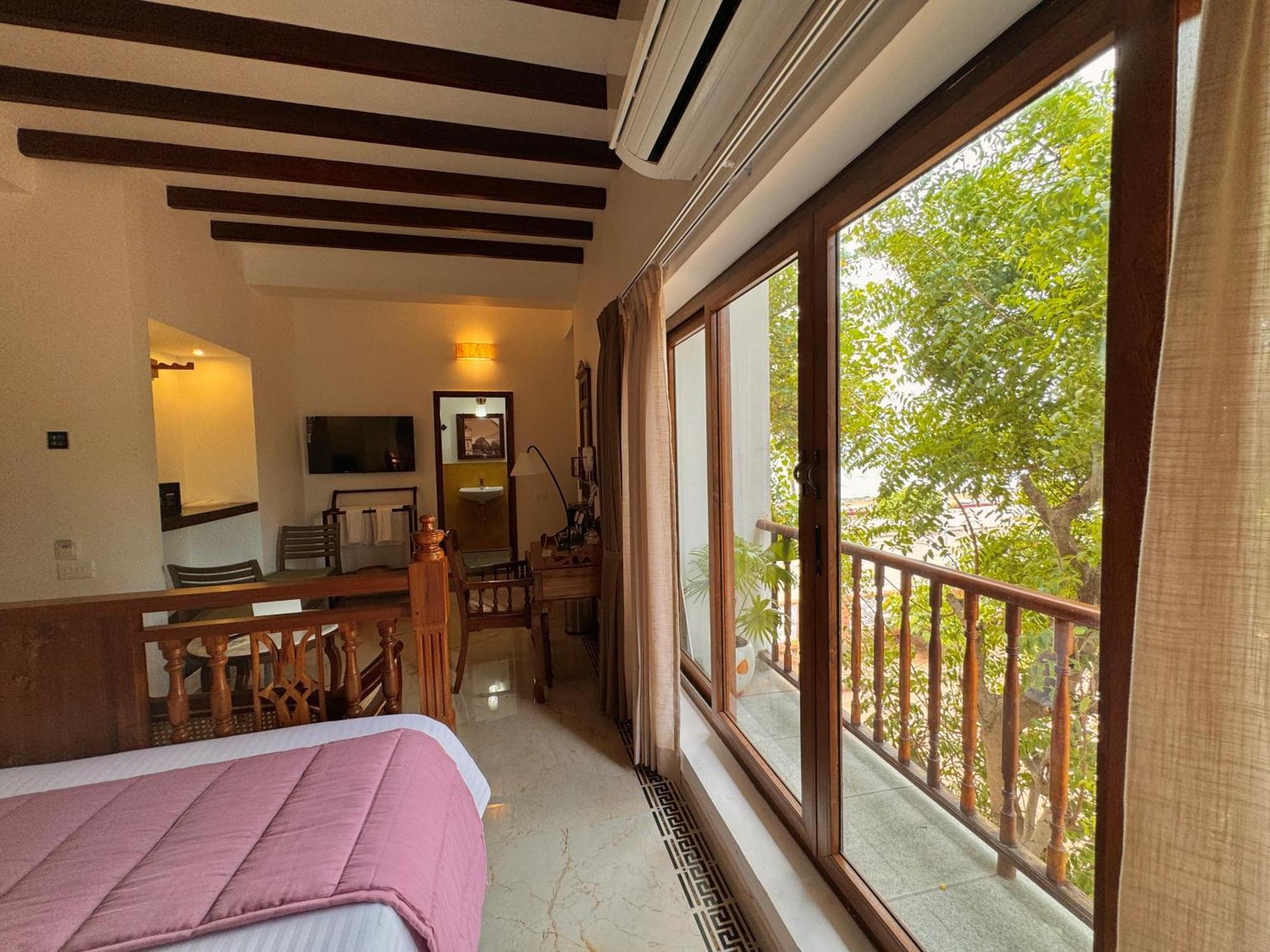 La Plage Seaview Suites Pondicherry Exterior foto